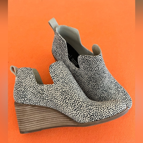 Toms Wedge Boot Size11W - Picture 4 of 4